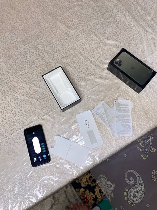 Iphone 11 pro.      .