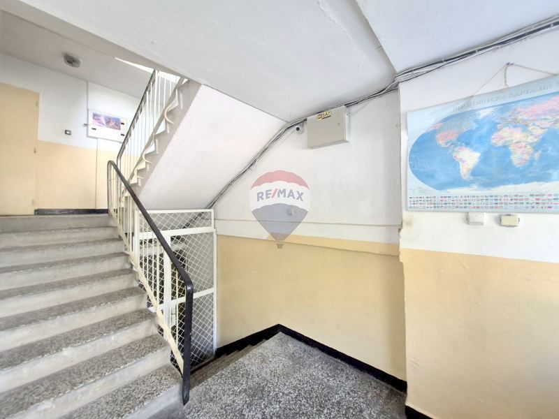 Продава се Двустаен апартамент в Варна, Цветен квартал - 61 кв.м за 2294 €/кв.м - Снимка #3