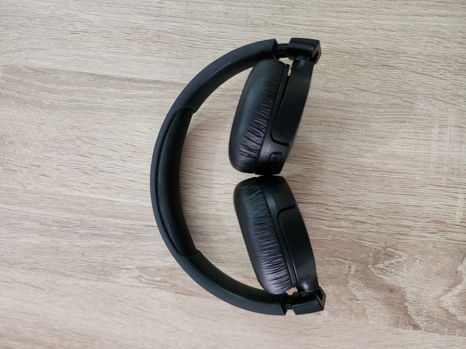 Casti JBL Tune 670NC