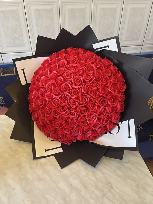 Buchet 101 trandafiri