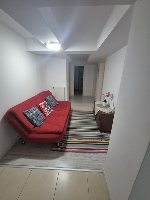Inchiriez apartament 3 camere
