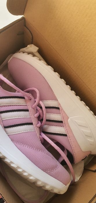 Обувки за момиче и сандали