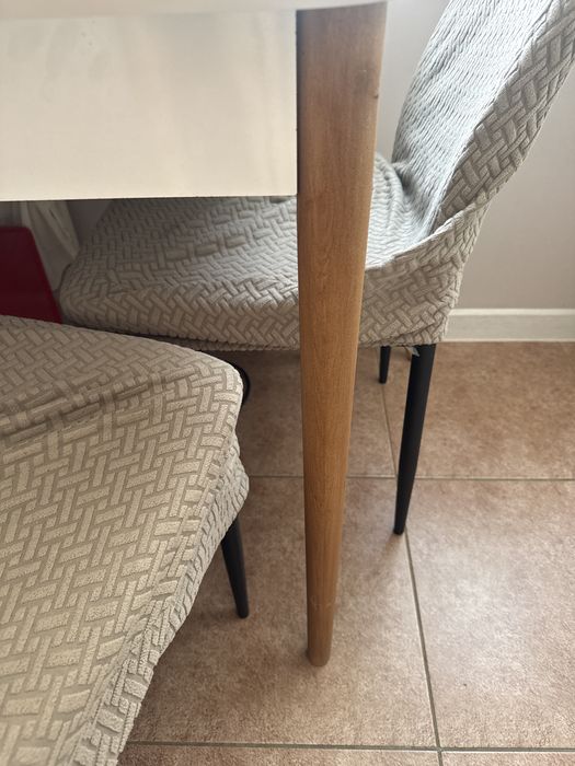 Продам стол со 4 стулями