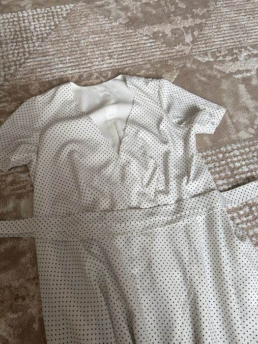 Продам платье в горошек