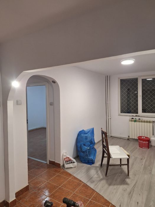 Inchiriez apartament 2 camere + living - parter - darmanesti