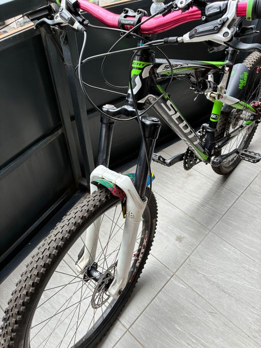 Bicicletă MTB Full-Suspension Scott Spark 60 – Echipare Superioară!