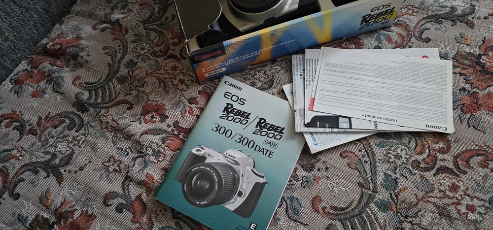 Canon EOS Rebel 2000 35mm Film SLR Camera Kit with 28-80mm Lens