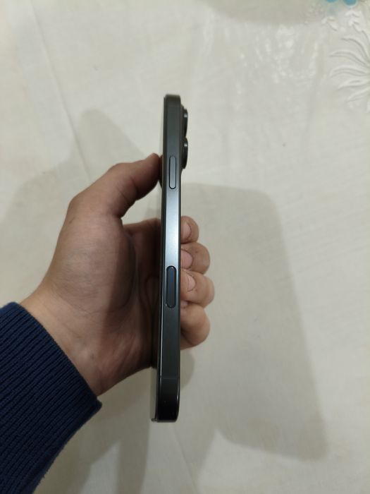 iPhone 16 Pro Max Black titanium