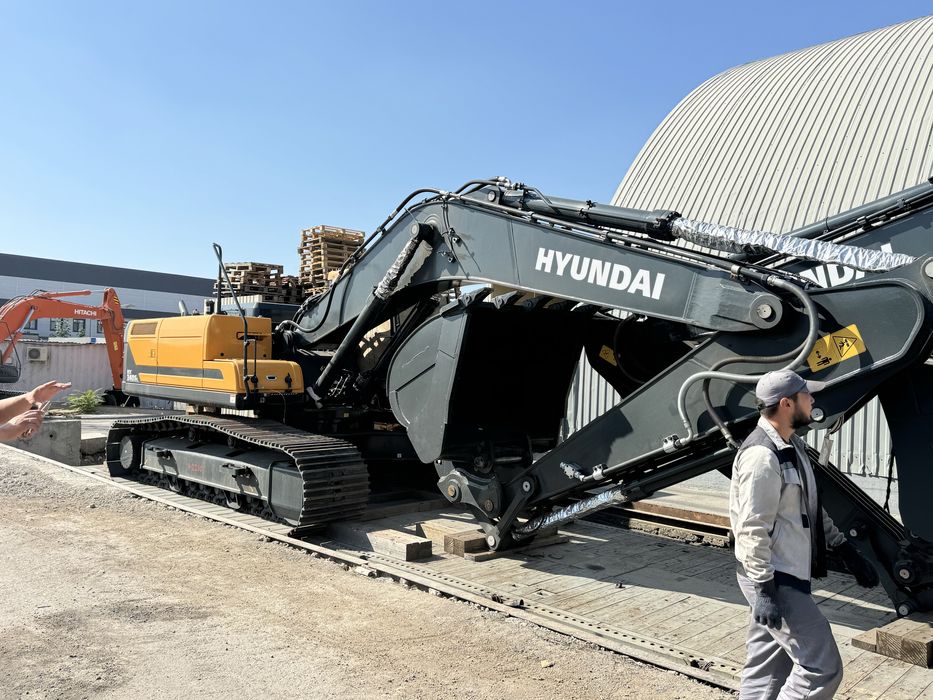 Аренда экскаватора ковш с гидромолотом , погрузчик 3.2куб