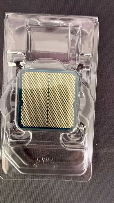 Procesor AMD Ryzen 7 9800X3D 4.7GHz, 96MB, 120W, AM5 (Box)
