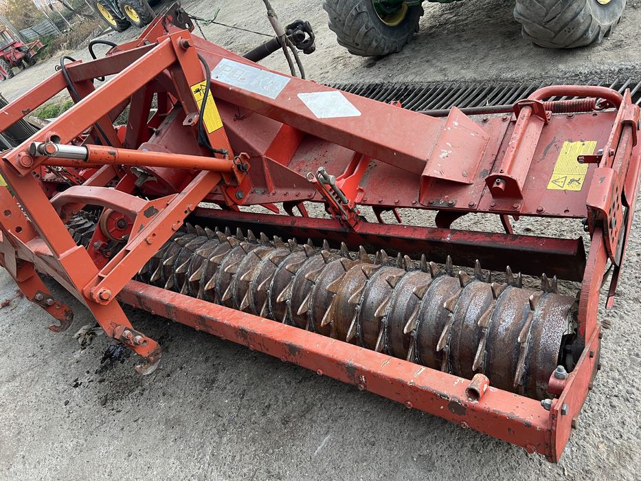 Grapa rotativa freza kuhn