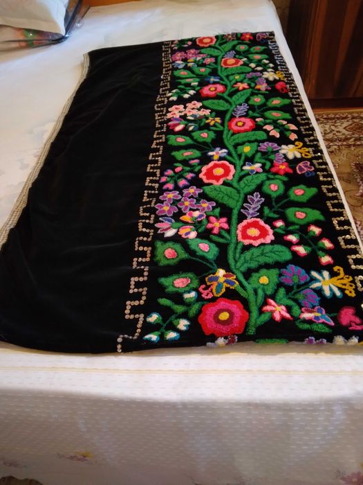 Costum popular original