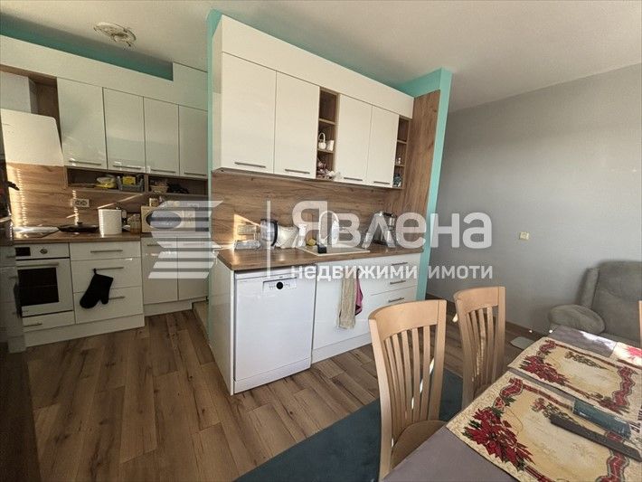 Курортна и туристическа сграда, подходяща за многофамилна къща