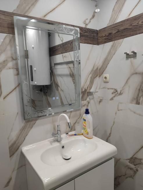 Дава се под наем Тристаен апартамент в Пловдив, Христо Смирненски - 105 кв.м за 765 € - Снимка #6