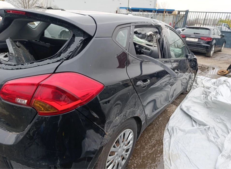 Kia ceed 1.4 на части