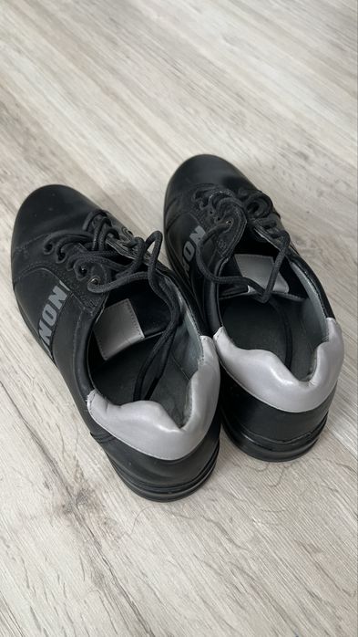 Школьная обувь для мальчика и девочки