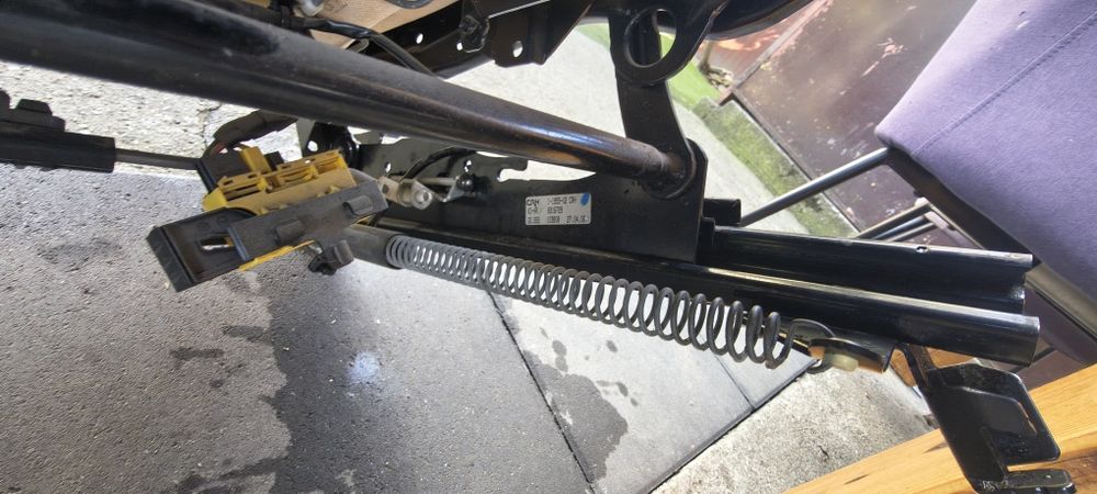 Set Scaune Față BMW Seria 5 E60 / E61 – Piele Neagră (Semi-Electrice)