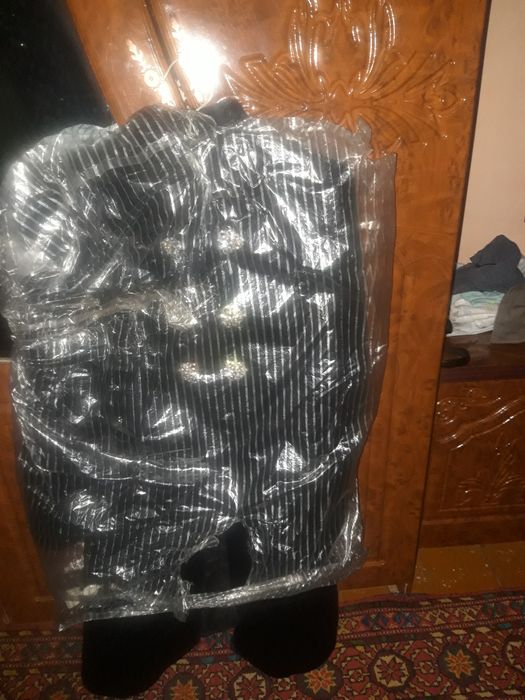 Shubi satiladi 44 razmer