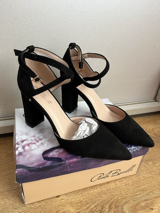 Елегантни дамски обувки