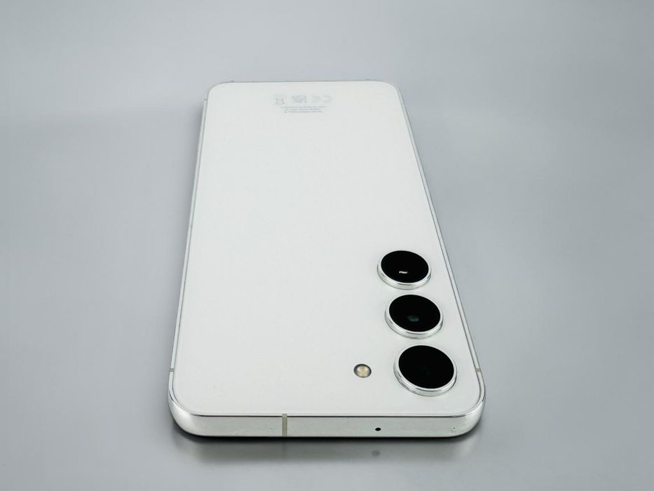 Samsung Galaxy S23 128GB 8RAM Cream Перфектен! Гаранция!