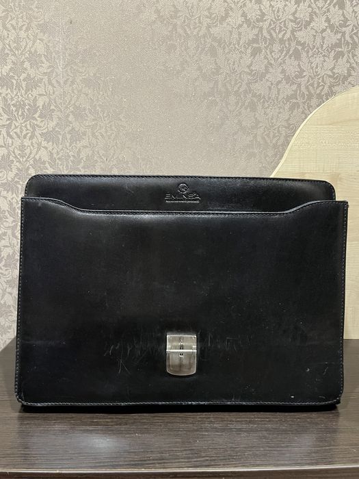 Продам портфель кожаный