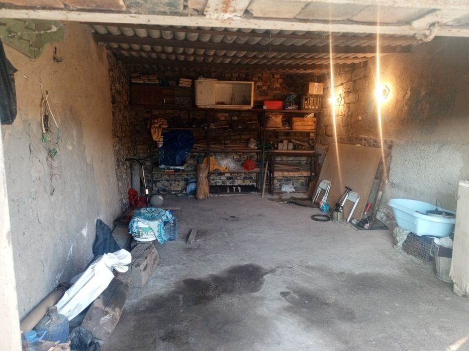 Продам гараж в старом