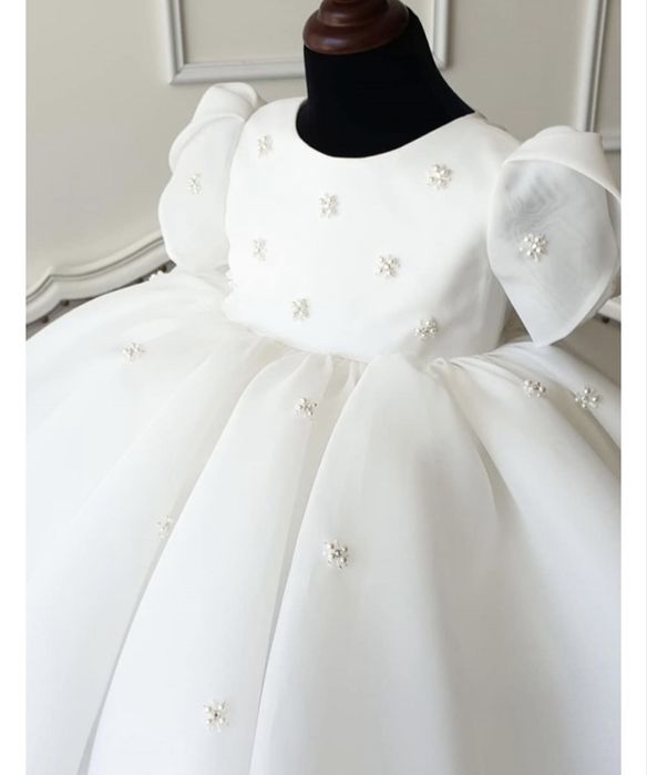 Белое пышное платье