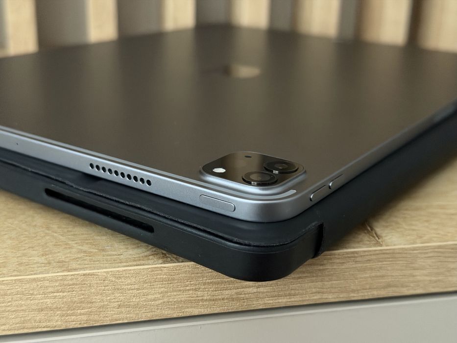 Ipad Pro 12.9 6th generation 256GB M2 aproape nou