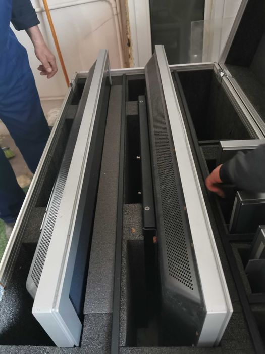 Cutie cu 2 monitoare