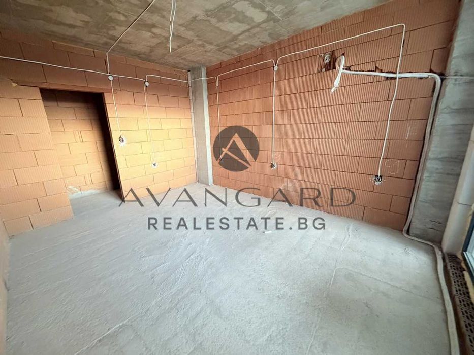 Продава се Тристаен апартамент в Пловдив, Тракия - 127 кв.м за 925 €/кв.м - Снимка #2