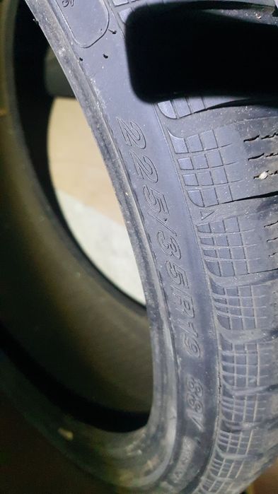 Seturi 2 anvelope 275 30 R20 și 2 anvelope  225 40 R19