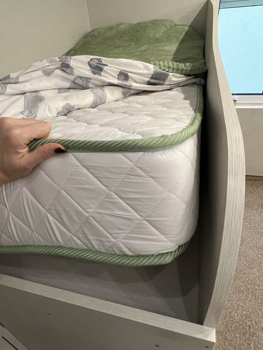 Двуетажно легло + шкафчета + матрак