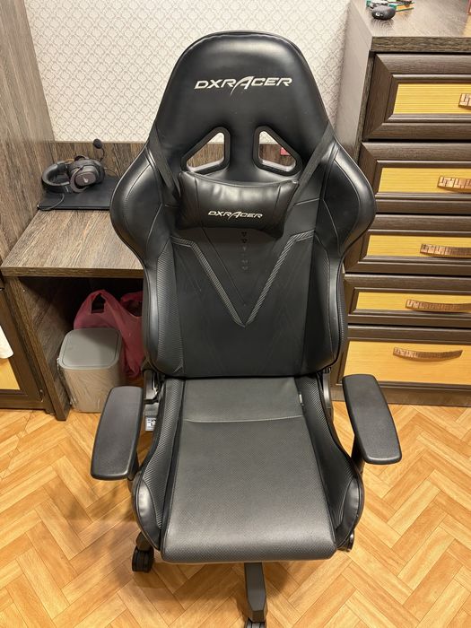 Продам игровое кресло DXracer