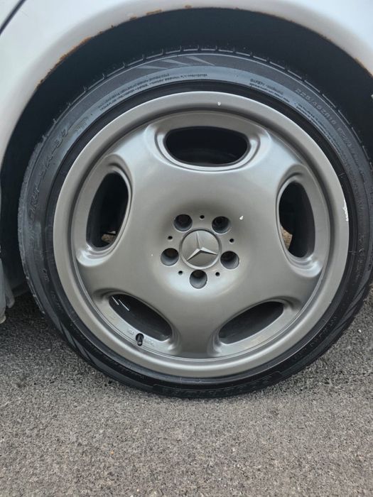 Мерседес авангард