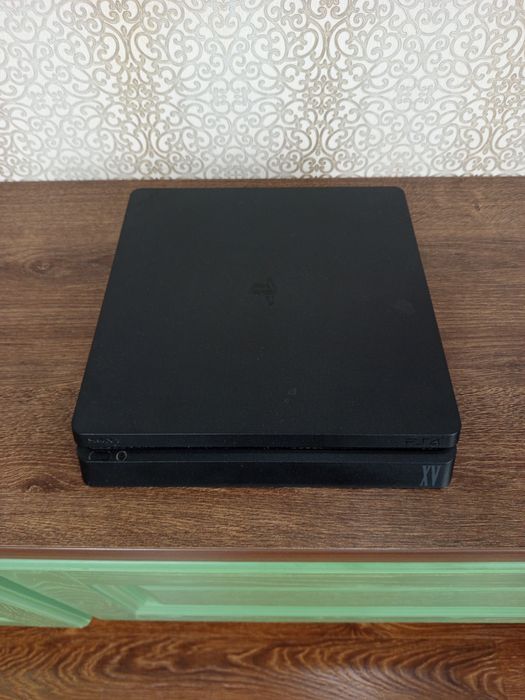 PS4 slim б/у 512гб продам срочно