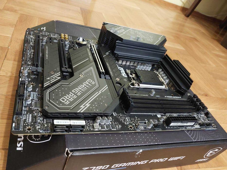 Intel Core i9 12900K + MSI Z790 Gaming Pro Wi-Fi DDR5