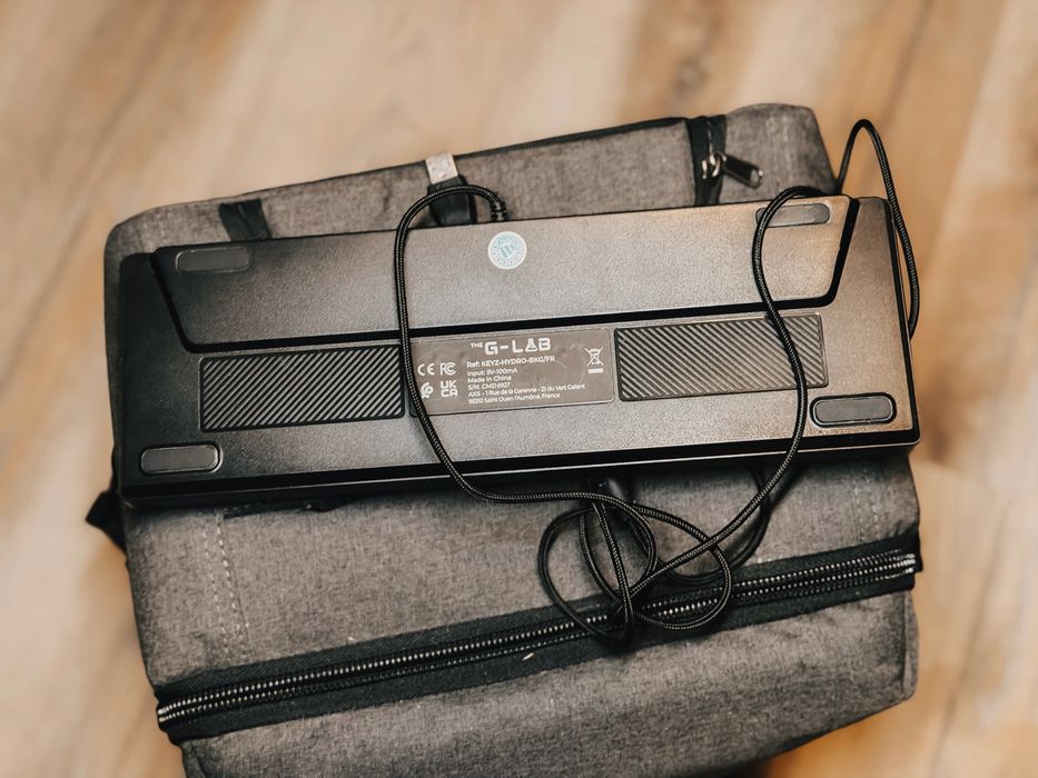 tastatura semi-mecanica RGB cu fir