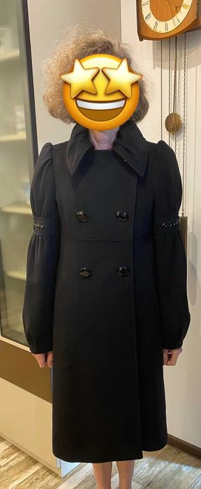 Ново дамско палто. Вълна/кашмир. Италия. MAZZI. Размер 40.