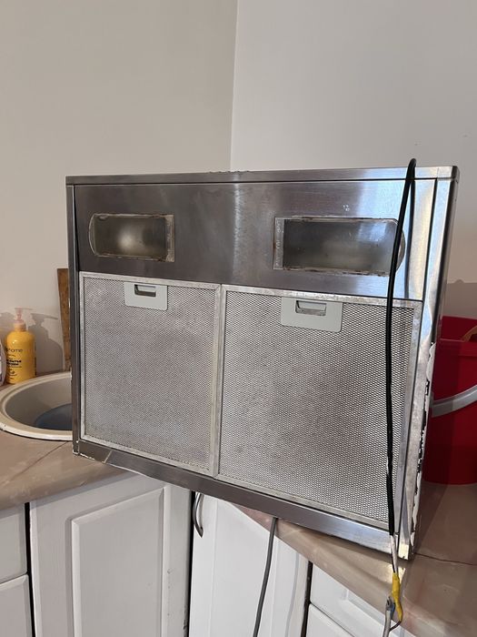 Продам кухонную вытяжку