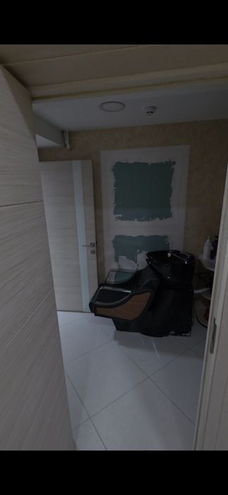 Sotiladi ayollar saloni uchun holati yaxshi