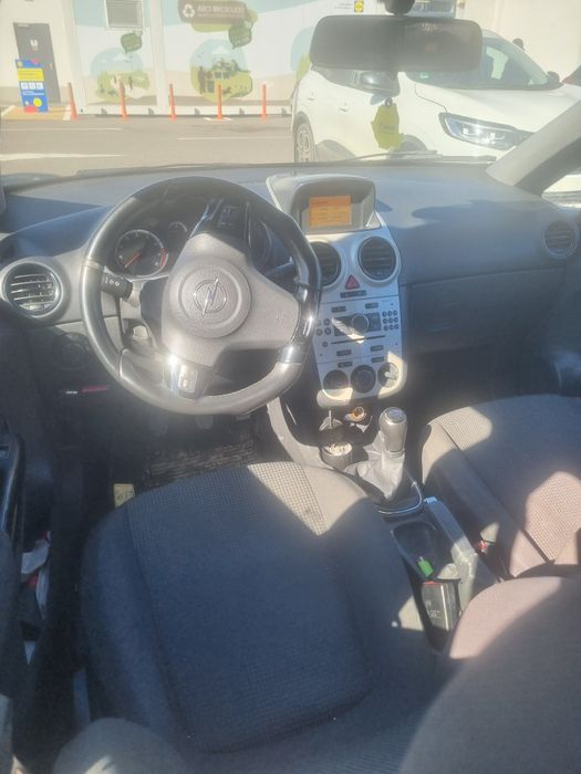 Vând Opel corsa 2008