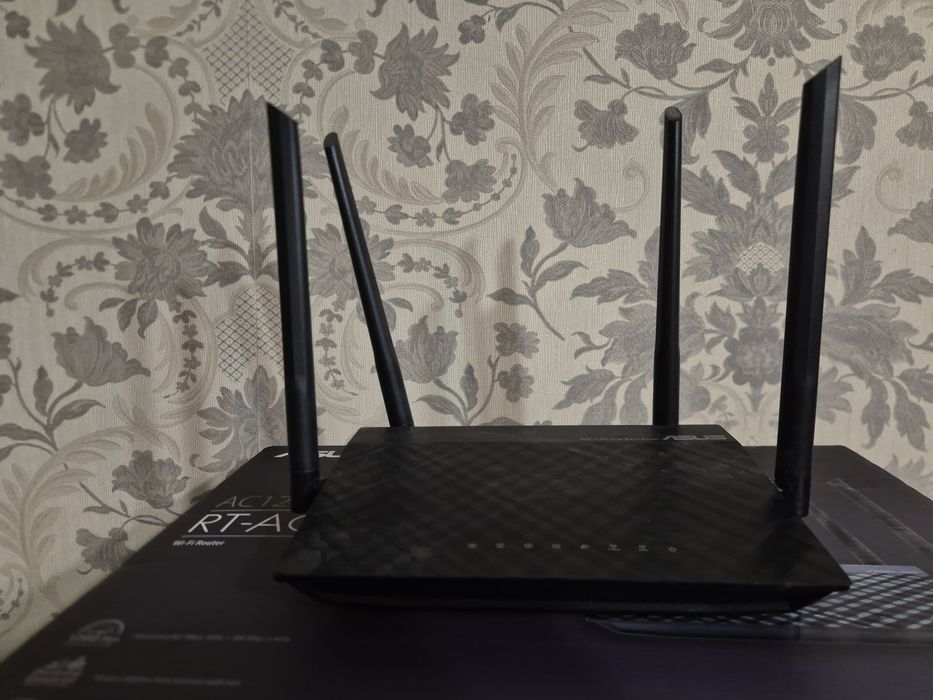 Роутер ASUS Wi-Fi RT-AC1200 V2