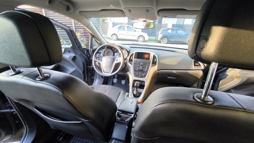 Opel Astra J Sport tourer 1.7 110cp