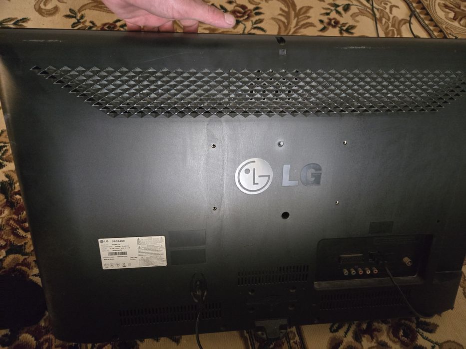 LG. Телевизор сотилади