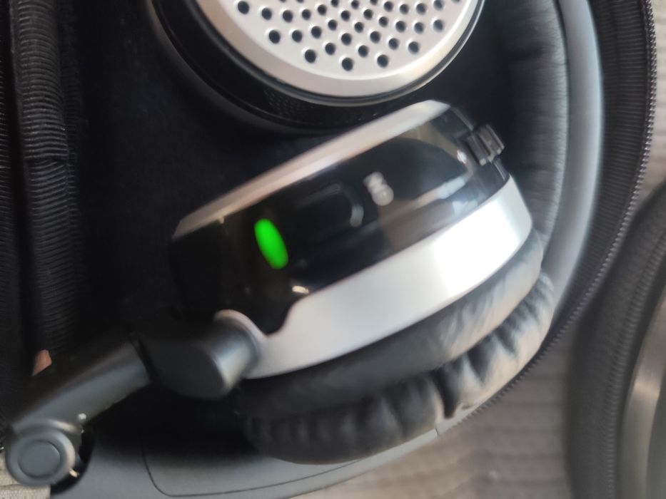 3 seturi Căști Mercedes AKG