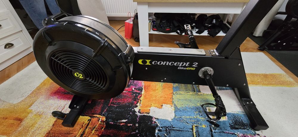 Bicicleta BikeErg Concept2 - Profesională, cu accesorii Zwift