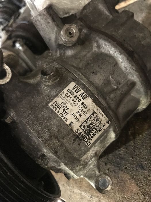 Компресор климатик фолксваген 1.4 тси 5k0 820 803 c vw 1.4 tsi