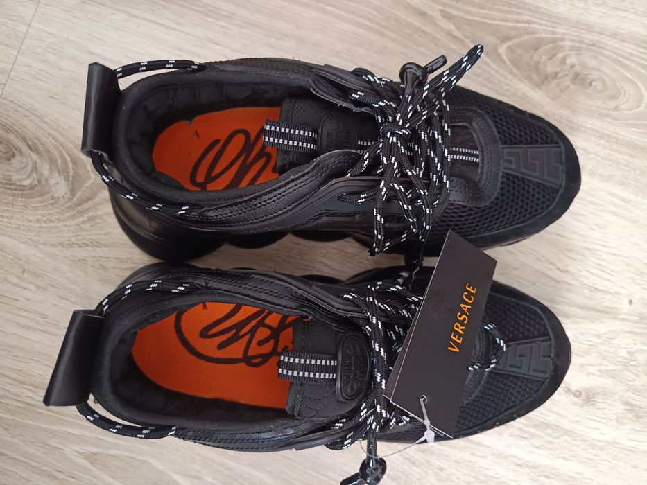 Vând Adidas Versace Chain Reaction