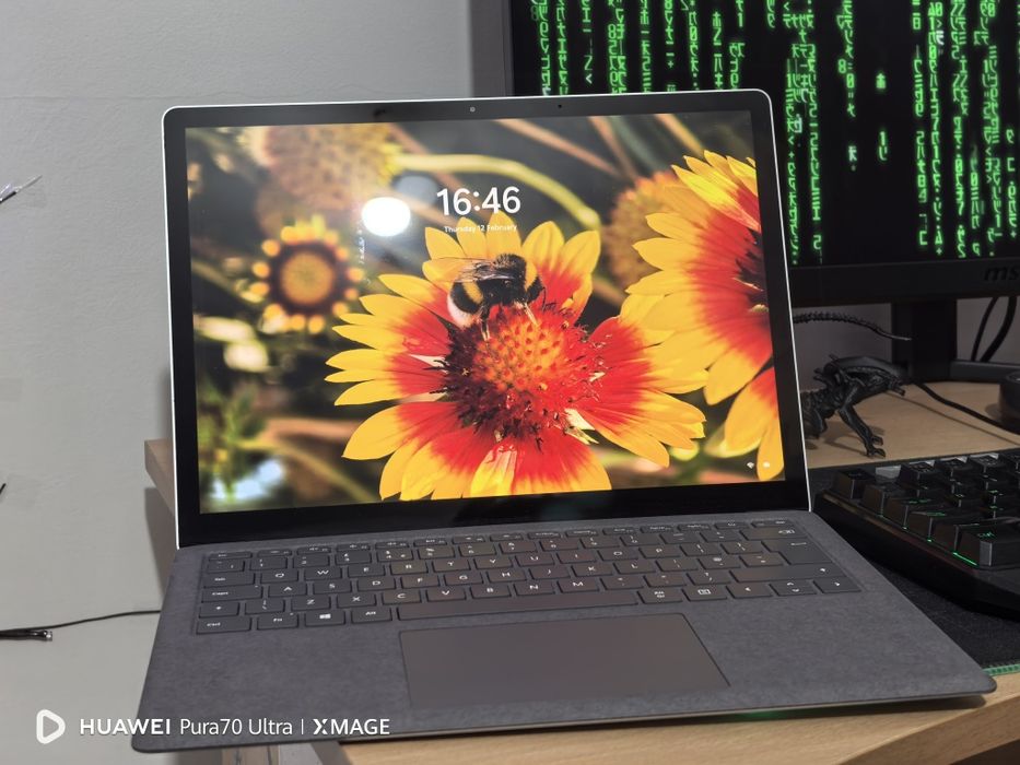 Продавам Microsoft Surface Laptop 3