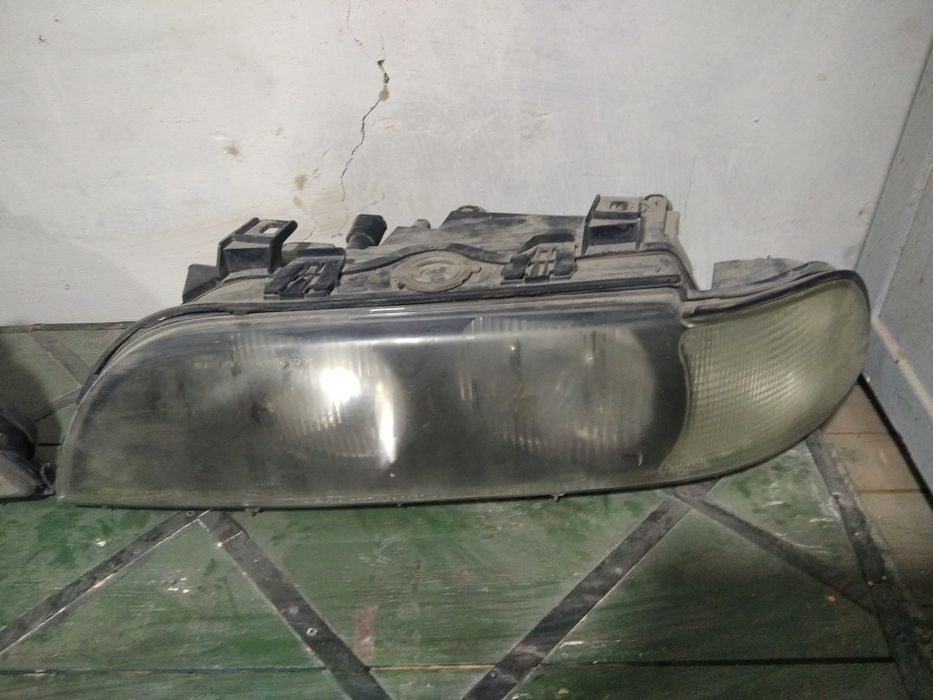 Фара  БМВ  е 39 пара